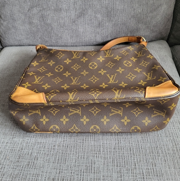 9️⃣9️⃣5️⃣ Louis Vuitton Boulogne 30 - Picture 3 of 16